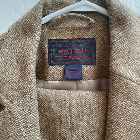 Ralph Lauren Wool Blazer :says Large but realistically it’s more like a 10/12. - Picture 5 of 10
